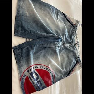 D&G blue jean short made in Italy. 💯 guarantees authentic!